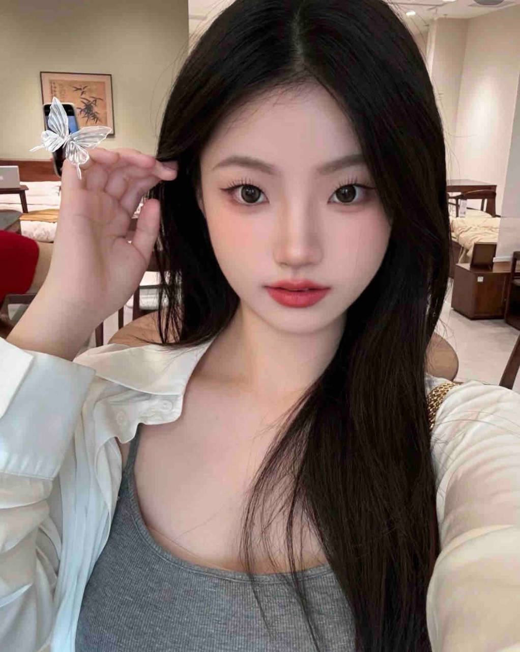 冷白皮外围女